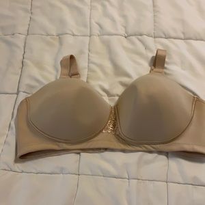 Vanity Fair size 42D wireless bra